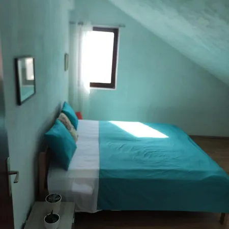 Sandy Jesenice (Split-Dalmatia)