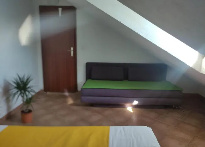 Sandy Apartment Jesenice (Split-Dalmatia)